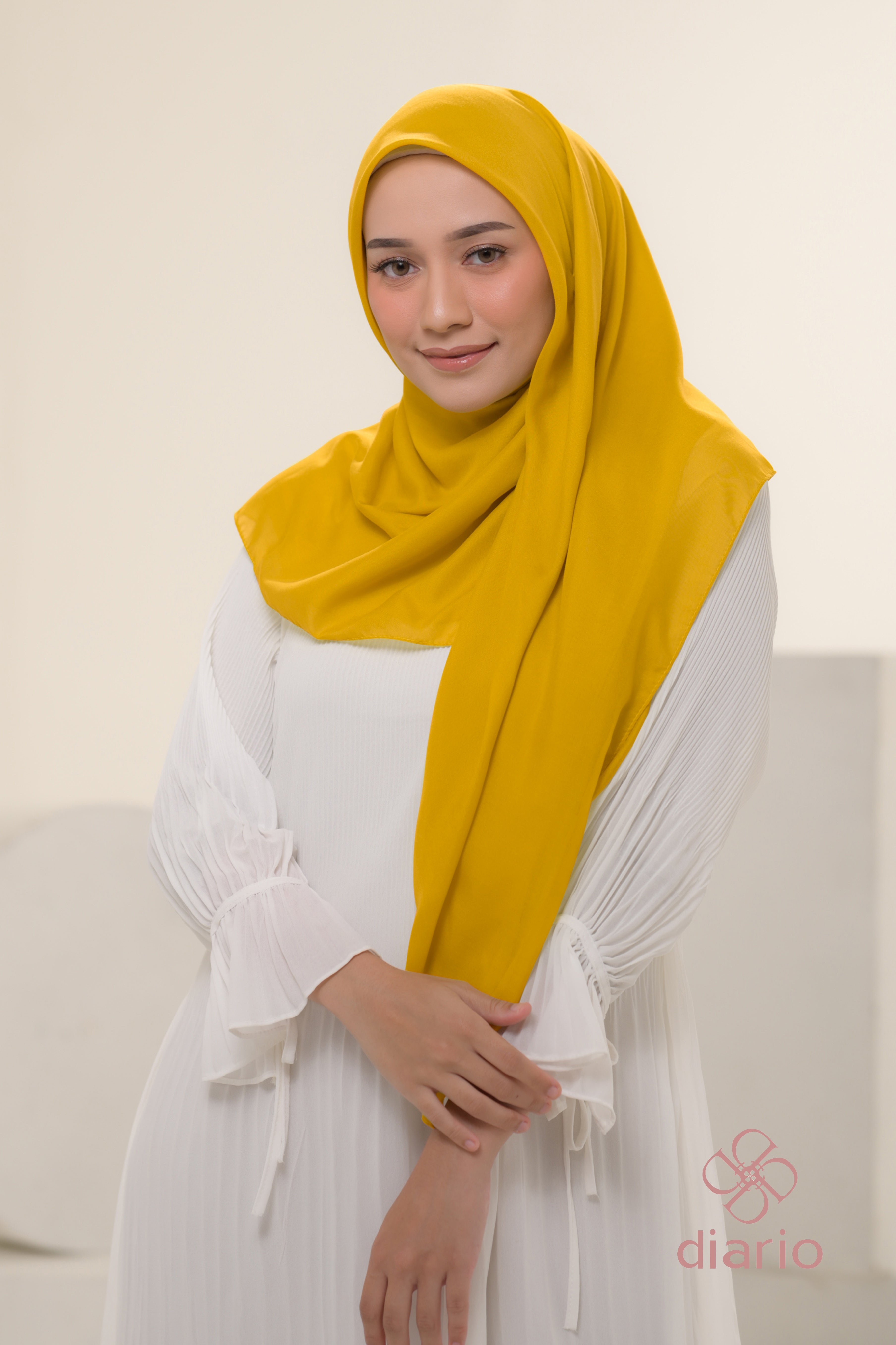 Diario - Kerudung Segi Empat Ultimate Plain Scarf