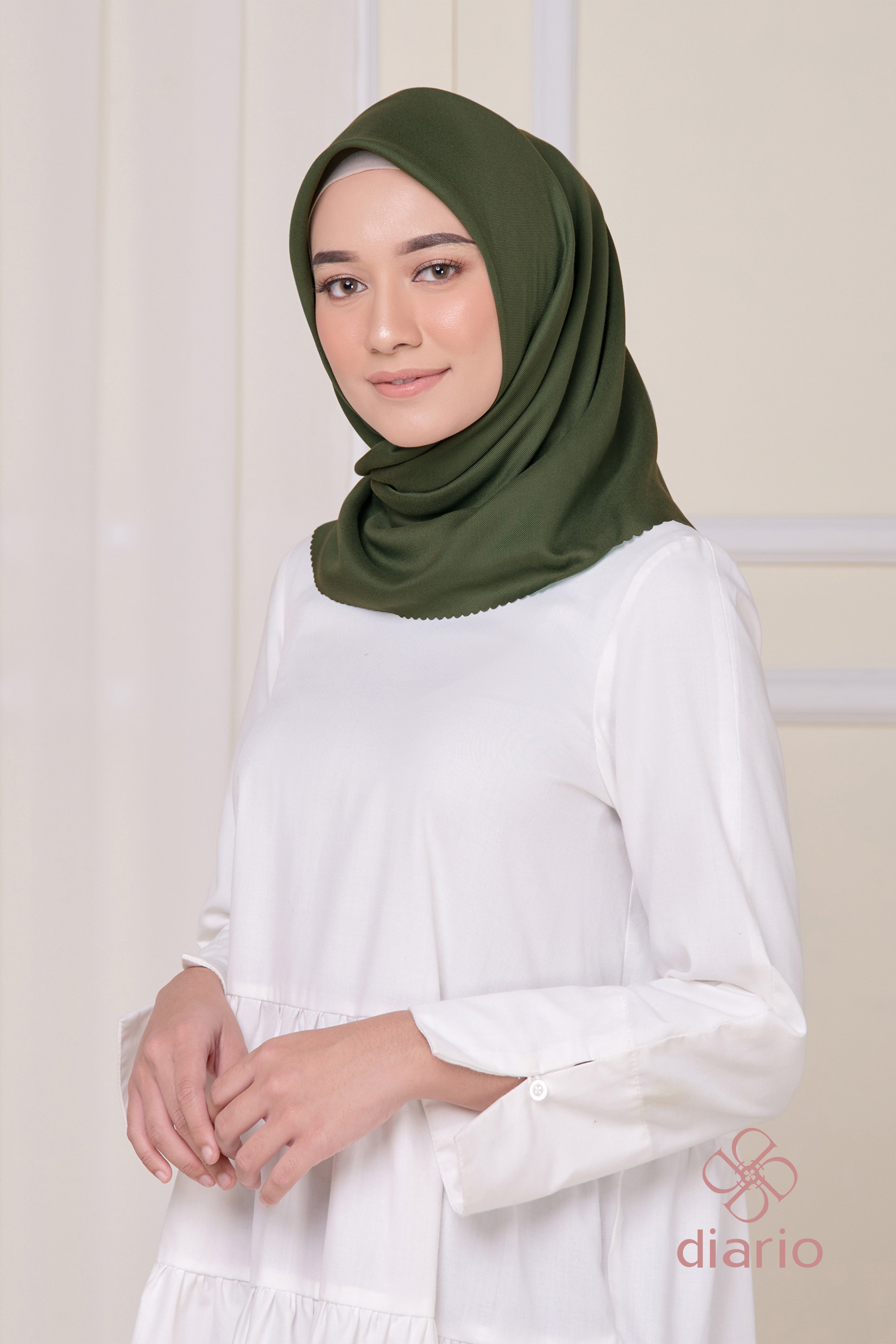 Diario - Kerudung Segi Empat Ultimate LC Plain Scarf