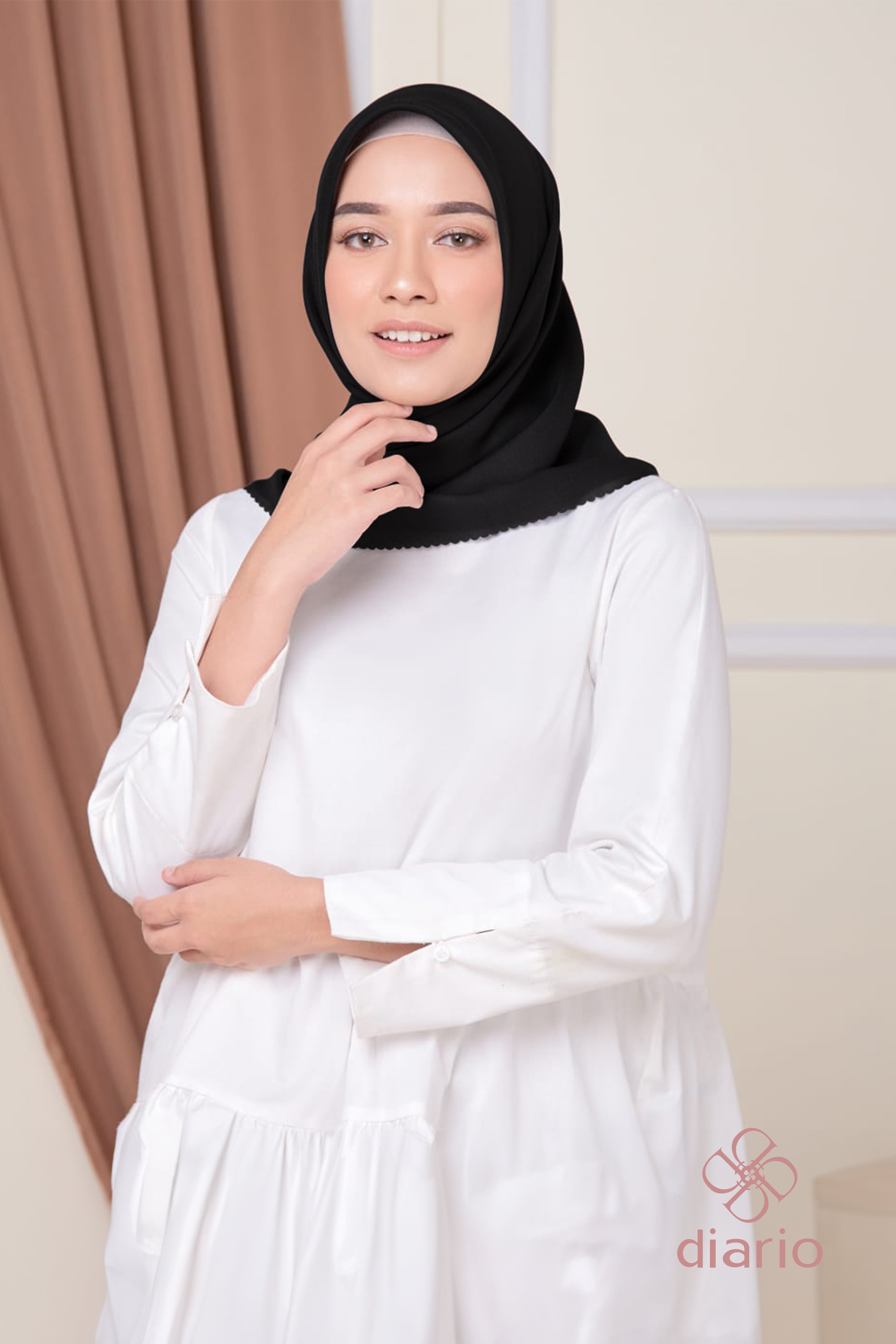 Diario - Kerudung Segi Empat Ultrafeel LC Plain Scarf