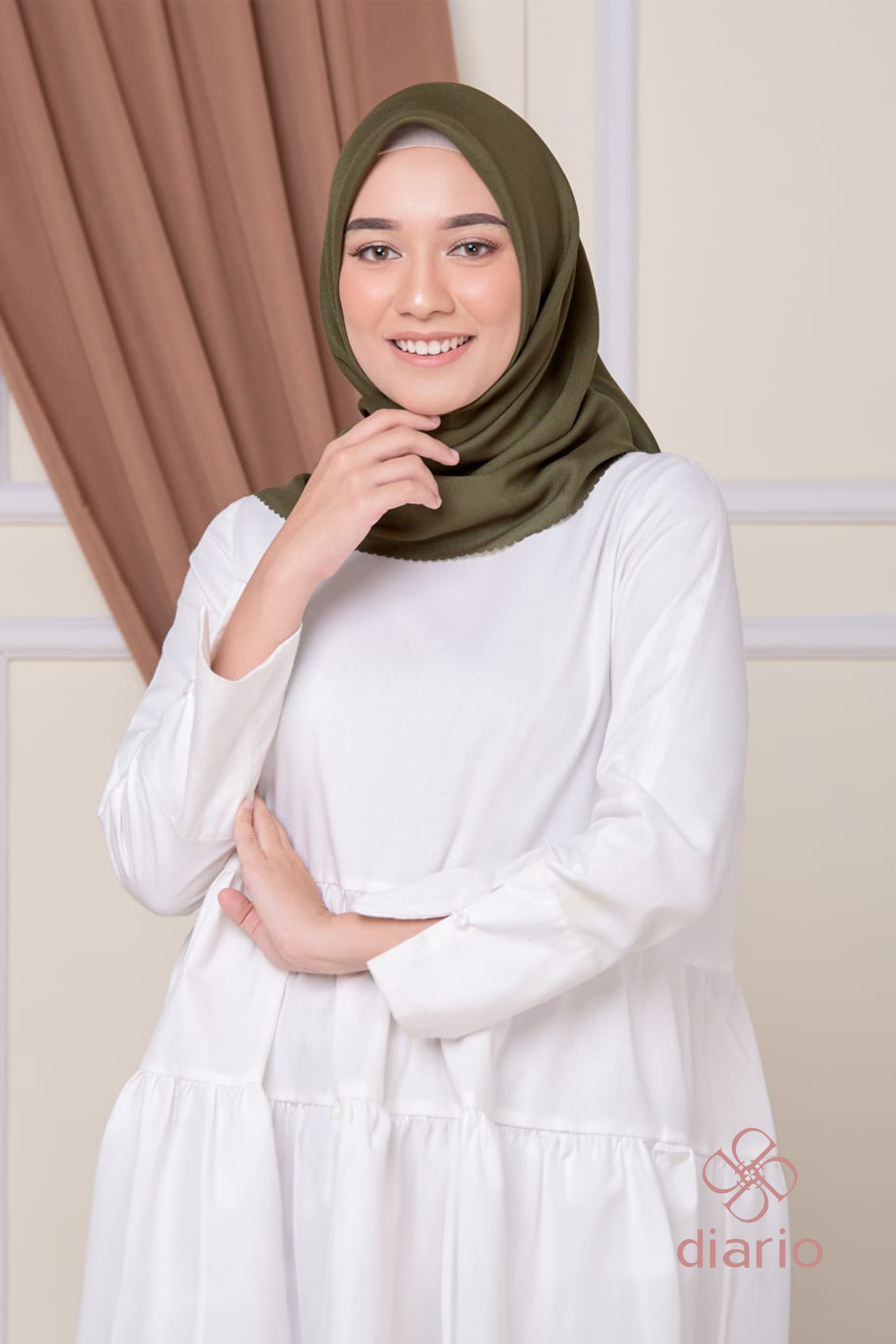 Diario - Kerudung Segi Empat Ultrafeel LC Plain Scarf