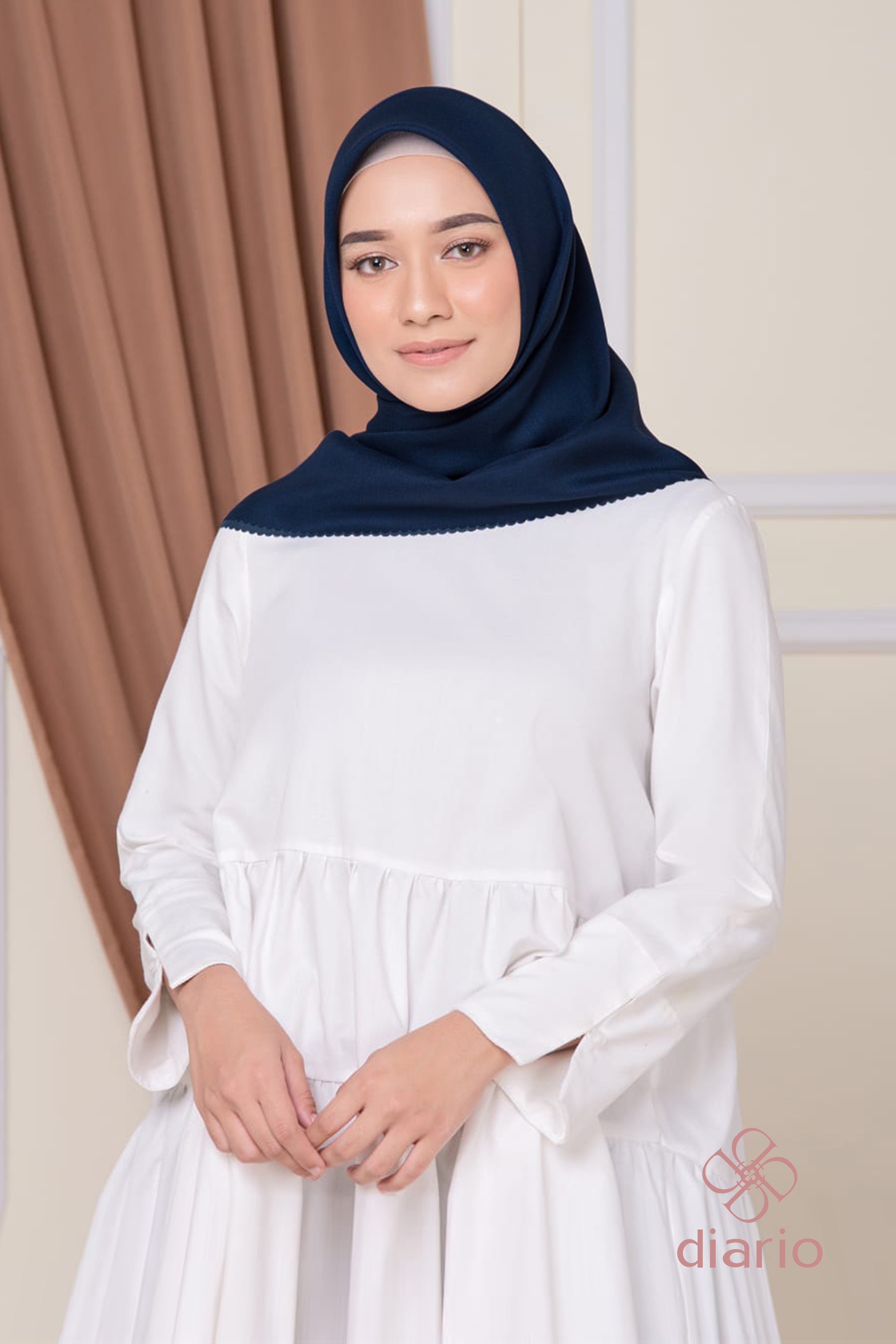 Diario - Kerudung Segi Empat Ultrafeel LC Plain Scarf