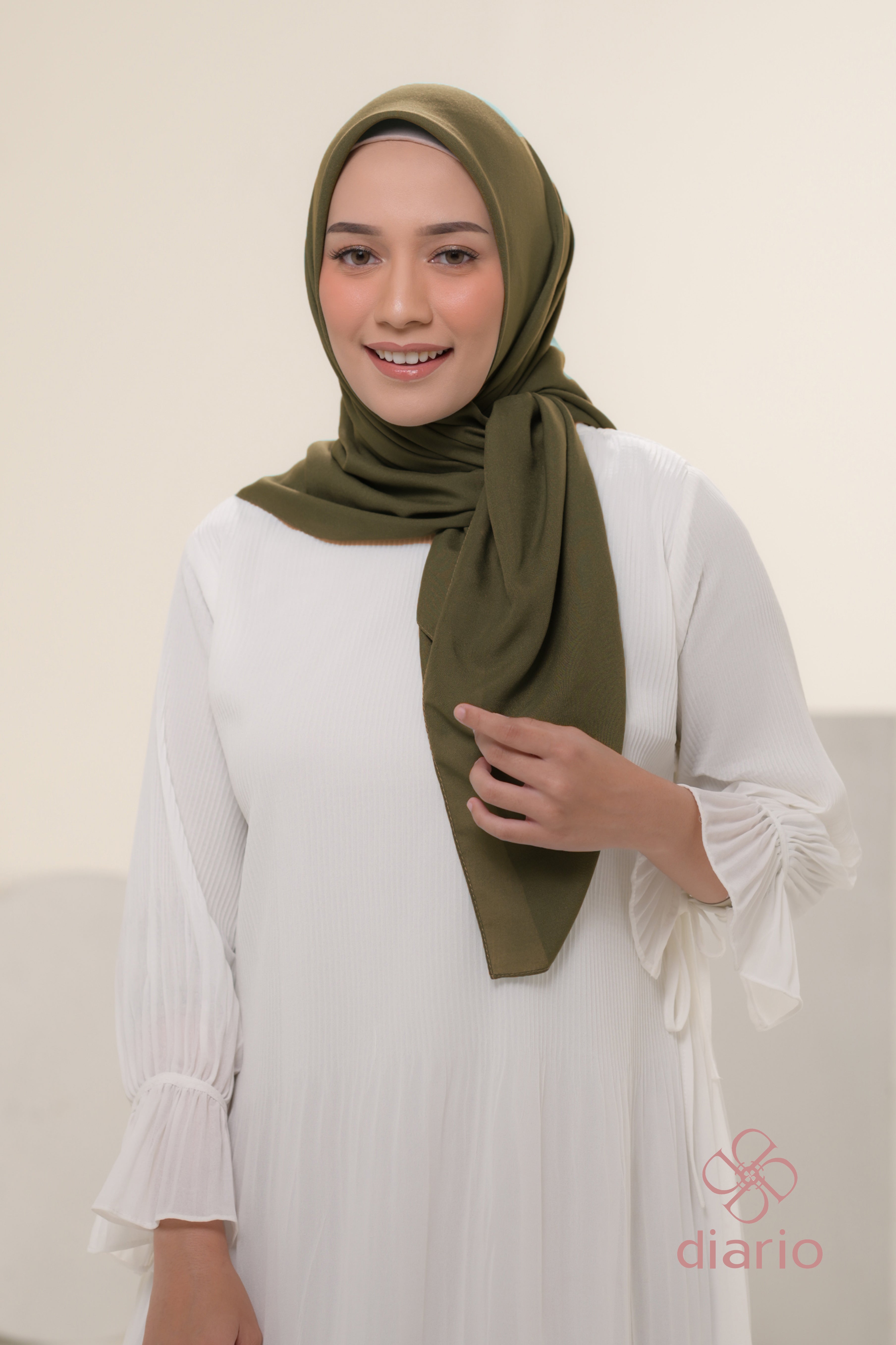 Diario - Kerudung Segi Empat Ultrafeel Plain Scarf