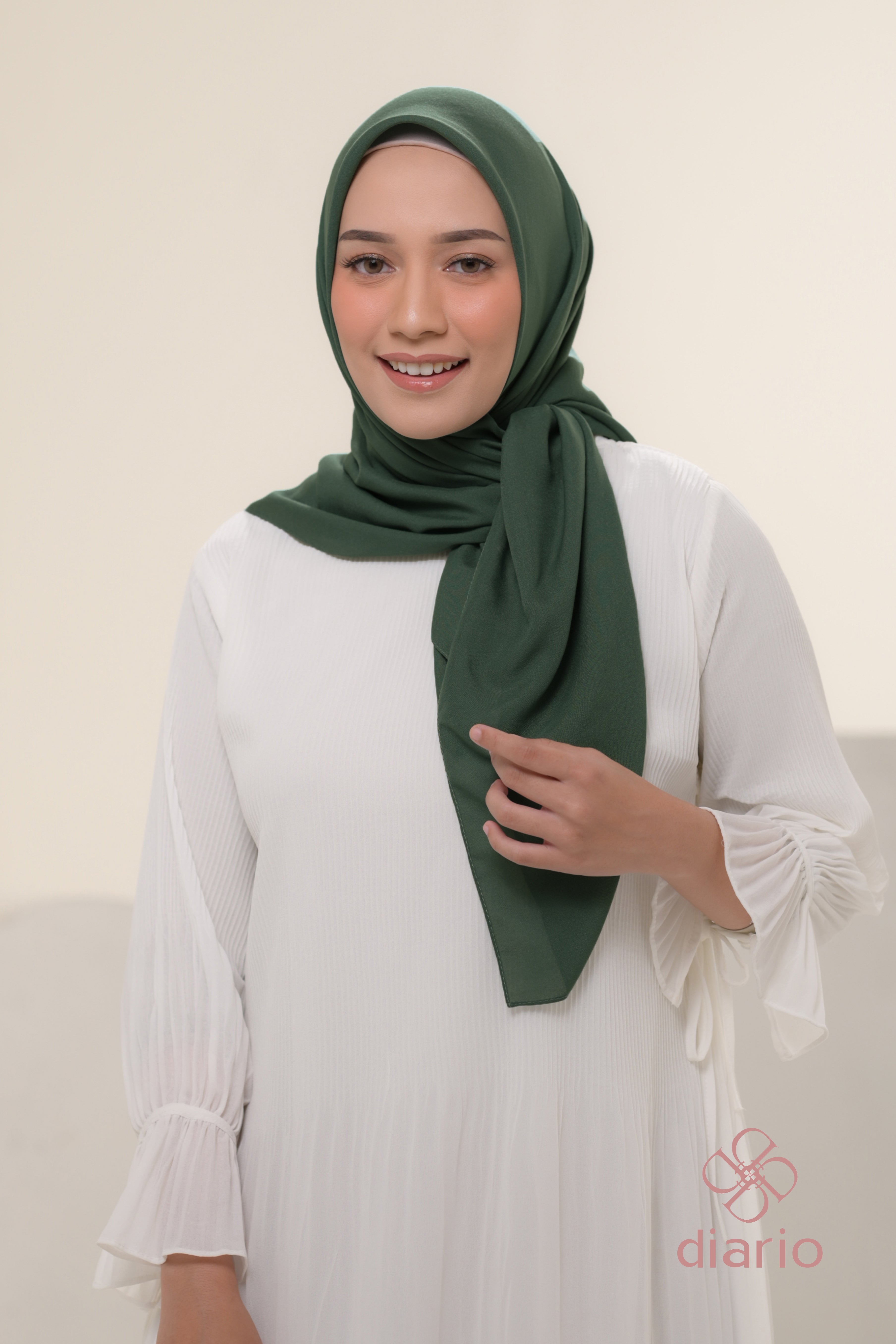 Diario - Kerudung Segi Empat Ultrafeel Plain Scarf