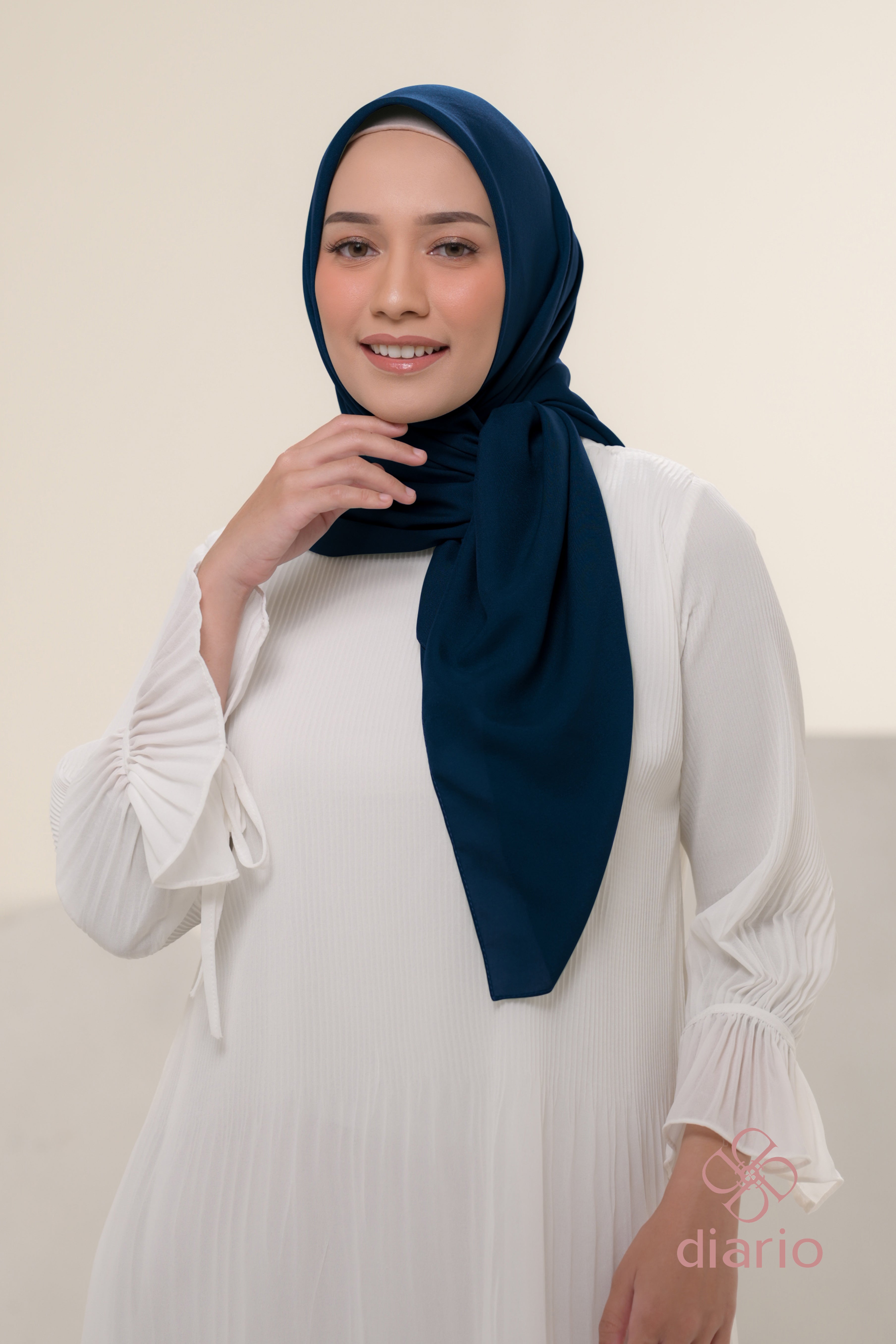 Diario - Kerudung Segi Empat Ultrafeel Plain Scarf