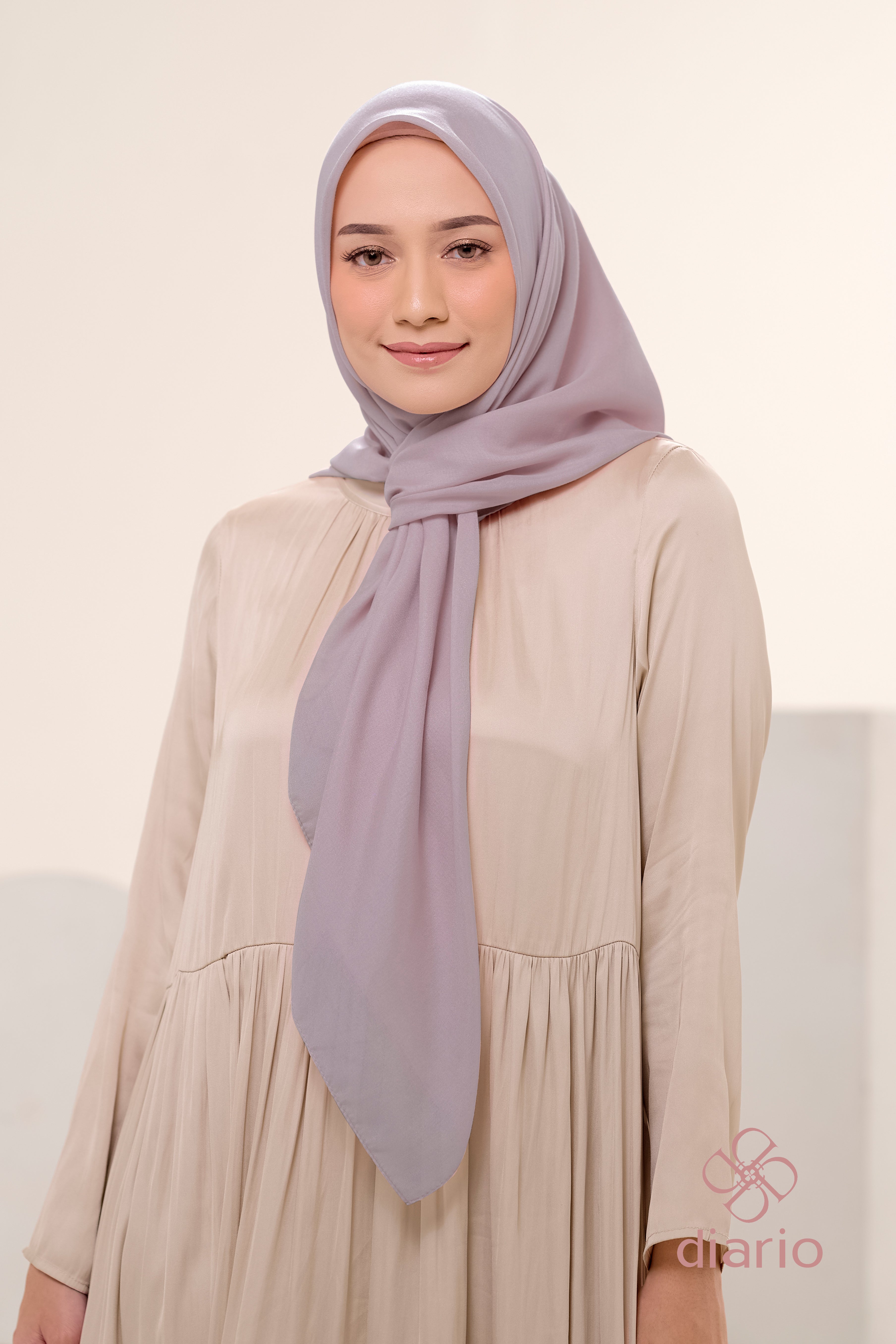 Diario - Kerudung Segi Empat Ultrafeel Plain Scarf