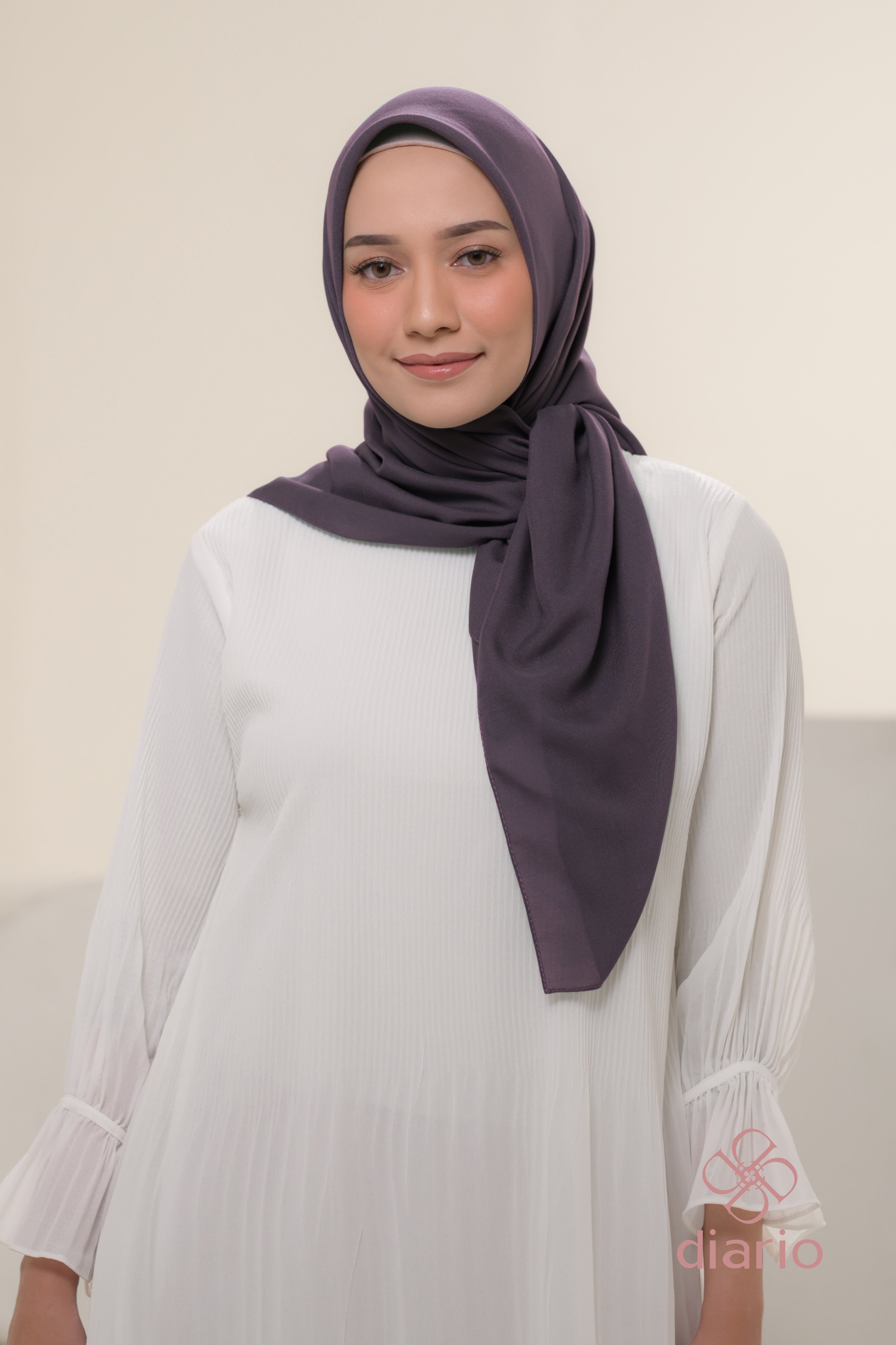 Diario - Kerudung Segi Empat Ultrafeel Plain Scarf
