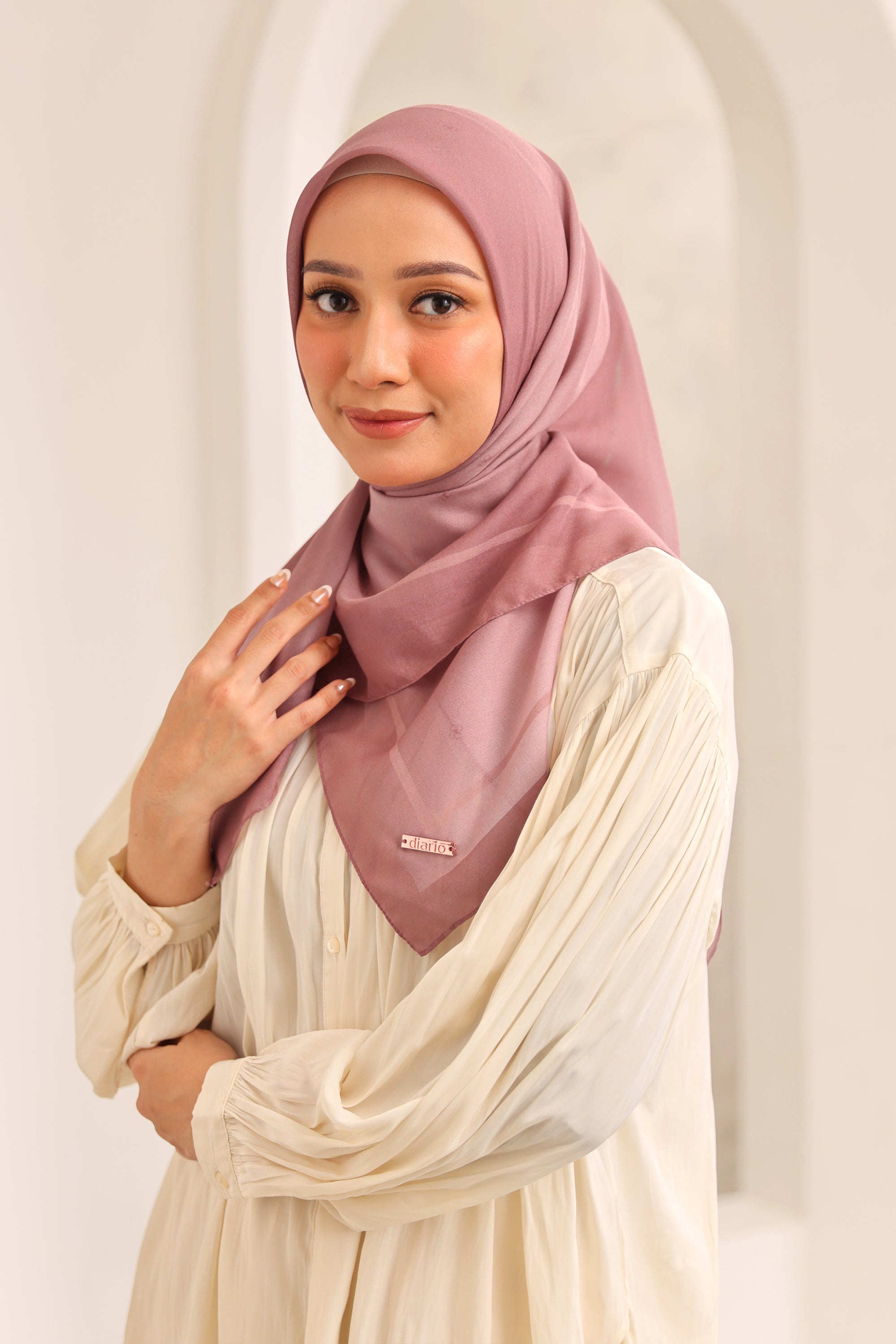 Ultrafine Claudia Scarf Kerudung Segi Empat Series