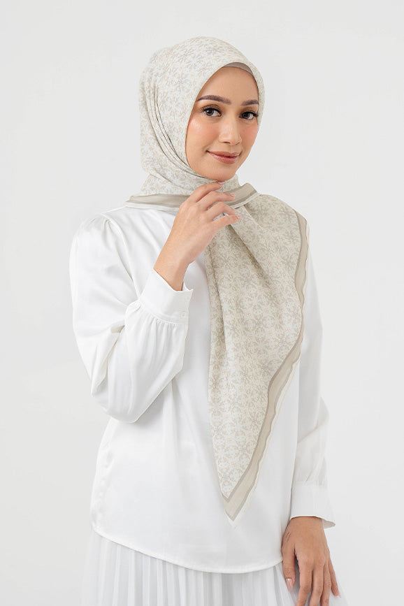 Ultrafine Livia Scarf Kerudung Segi Empat