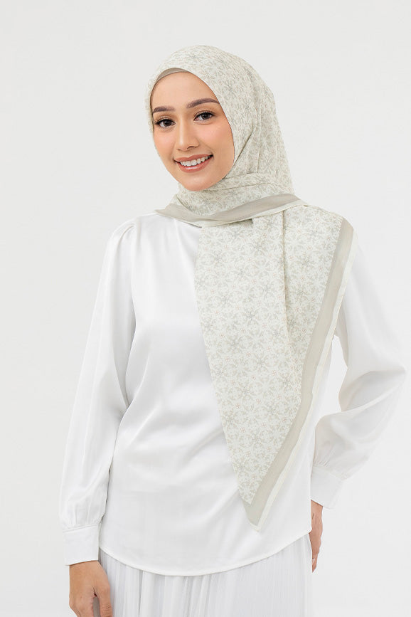 Ultrafine Livia Scarf Kerudung Segi Empat