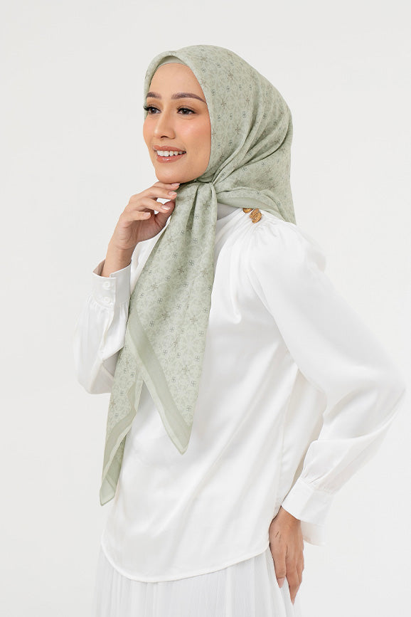 Ultrafine Livia Scarf Kerudung Segi Empat