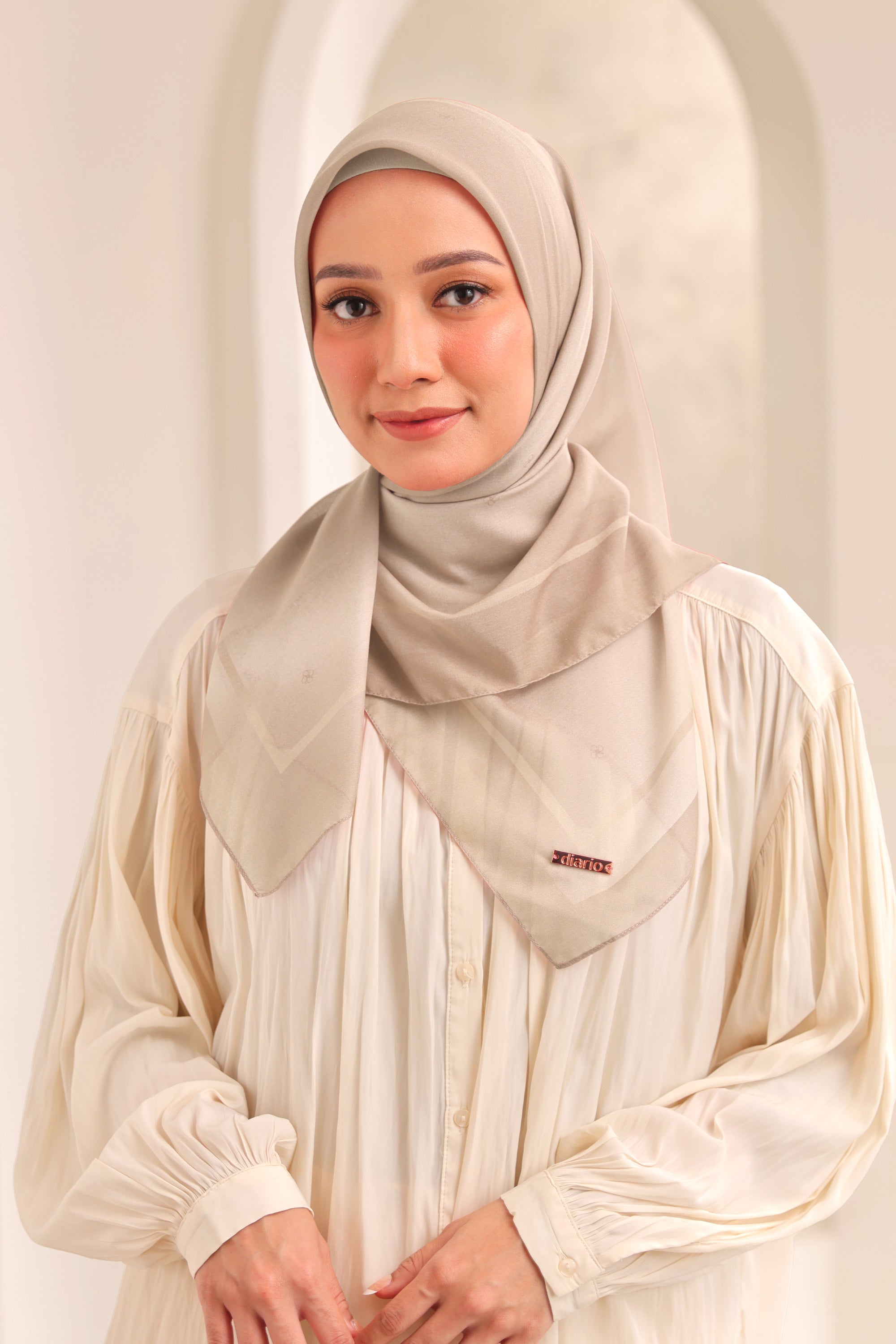 Ultrafine Claudia Scarf Kerudung Segi Empat Series