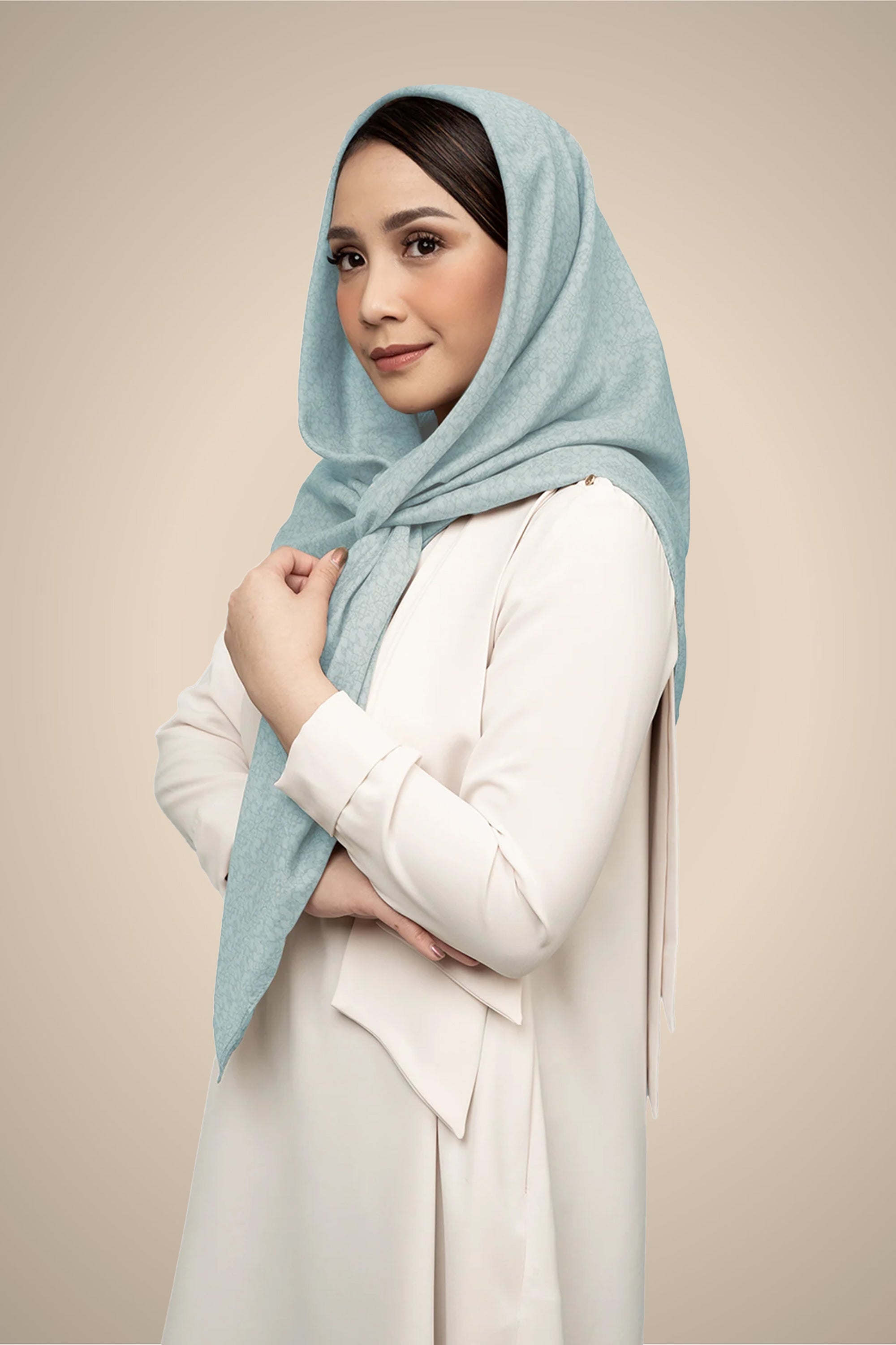 Diario x Nagita Slavina - Ultrafine Winter Plain Scarf Kerudung Segi Empat