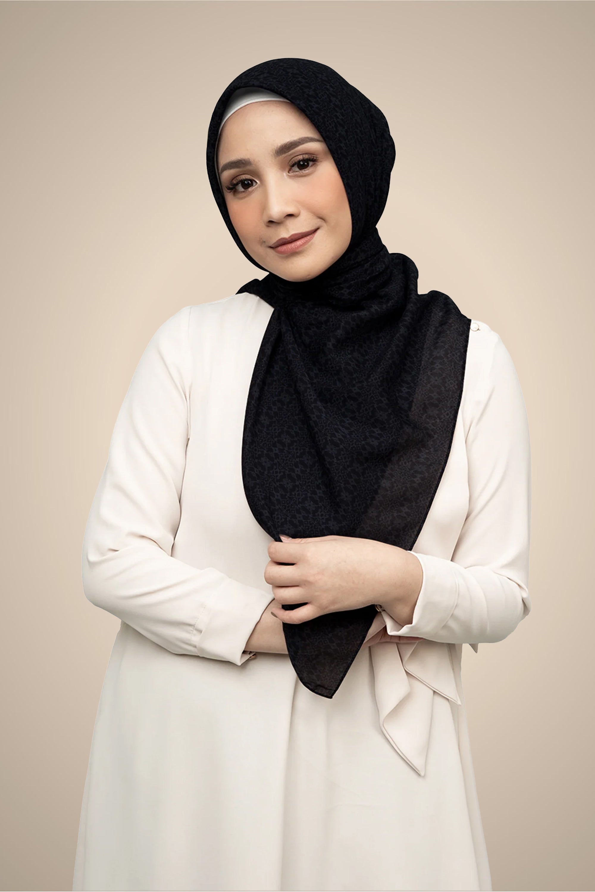 Diario x Nagita Slavina - Ultrafine Winter Plain Scarf Kerudung Segi Empat