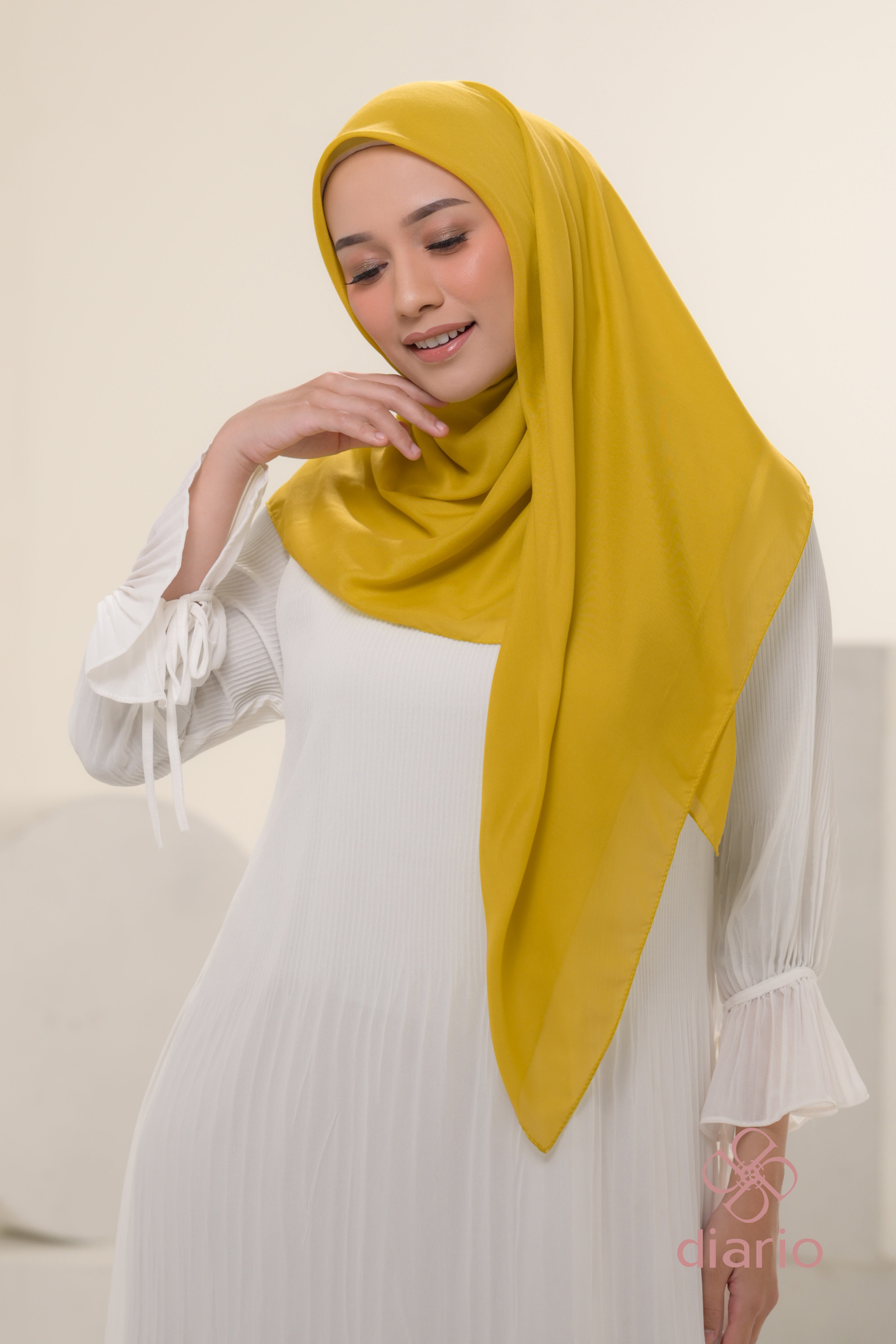 Diario - Kerudung Segi Empat Ultrafine Plain Scarf Voal Yellow Series