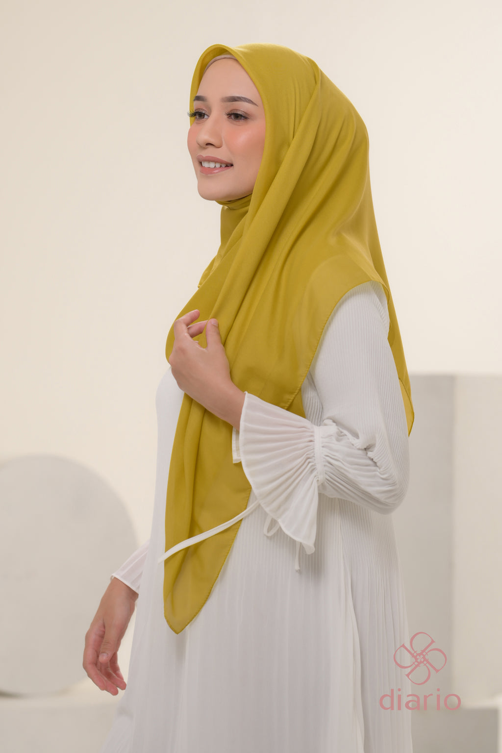 Diario - Kerudung Segi Empat Ultrafine Plain Scarf Voal Yellow Series