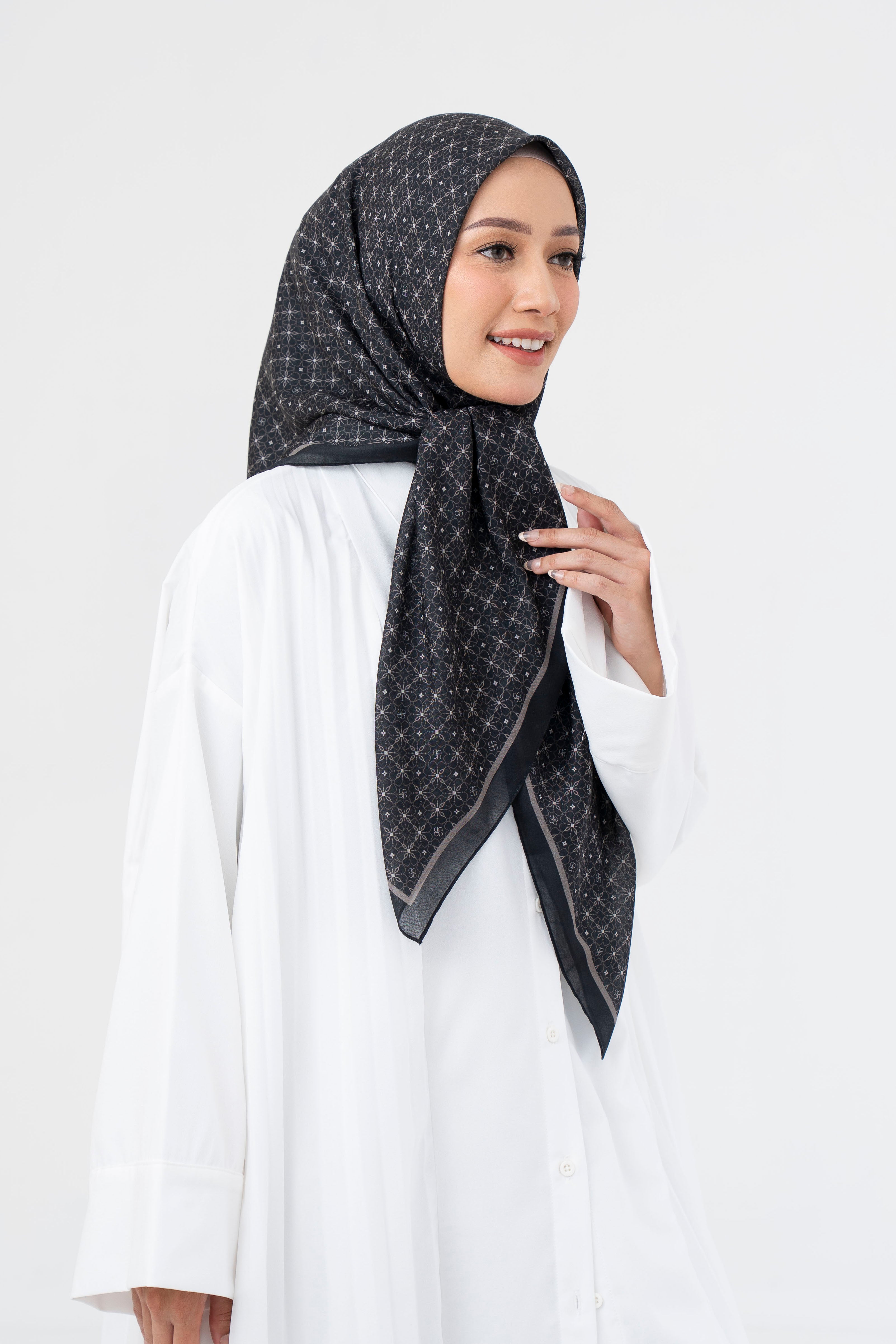 Ultrafine Zahra Scarf Kerudung Segi Empat