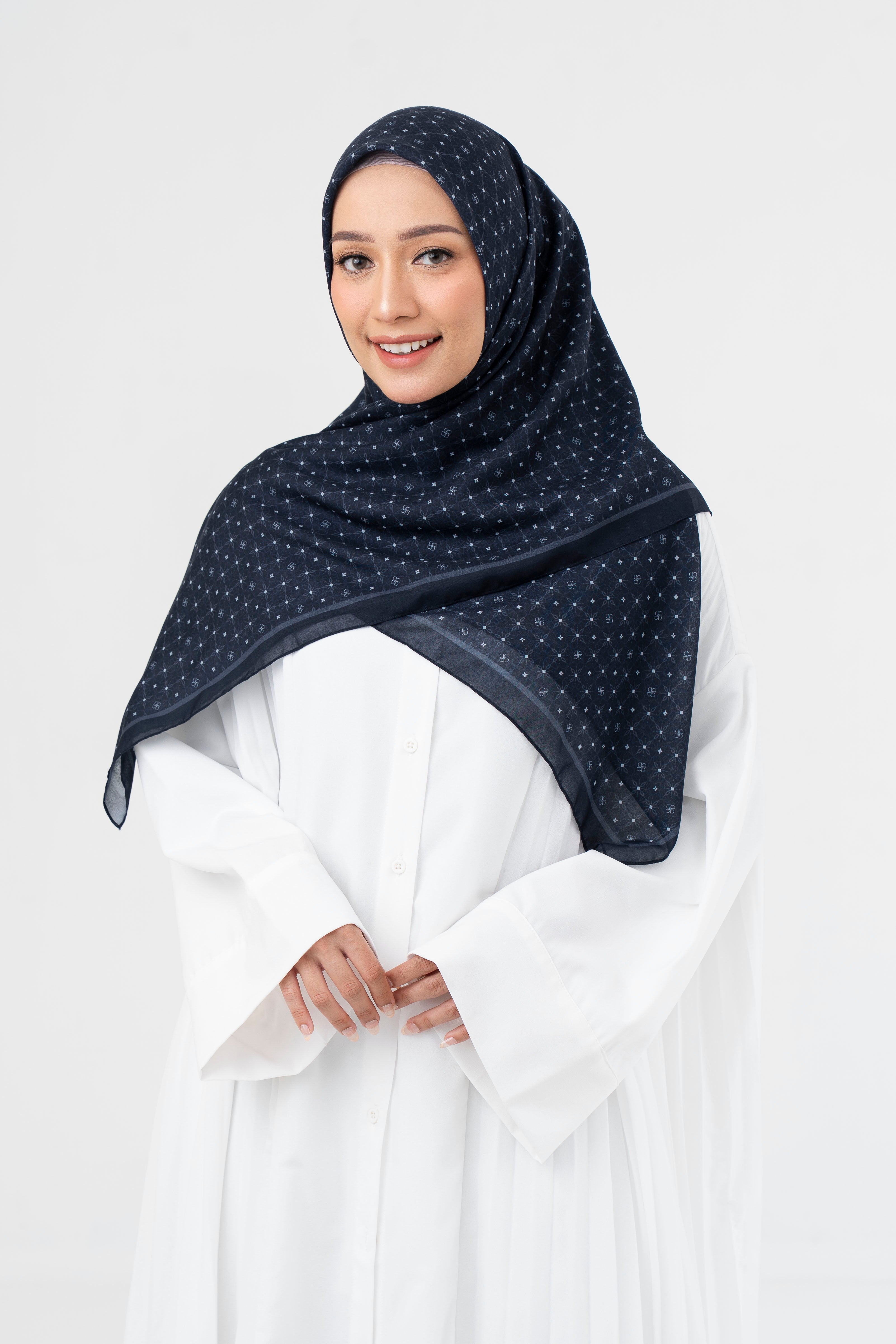 Ultrafine Zahra Scarf Kerudung Segi Empat