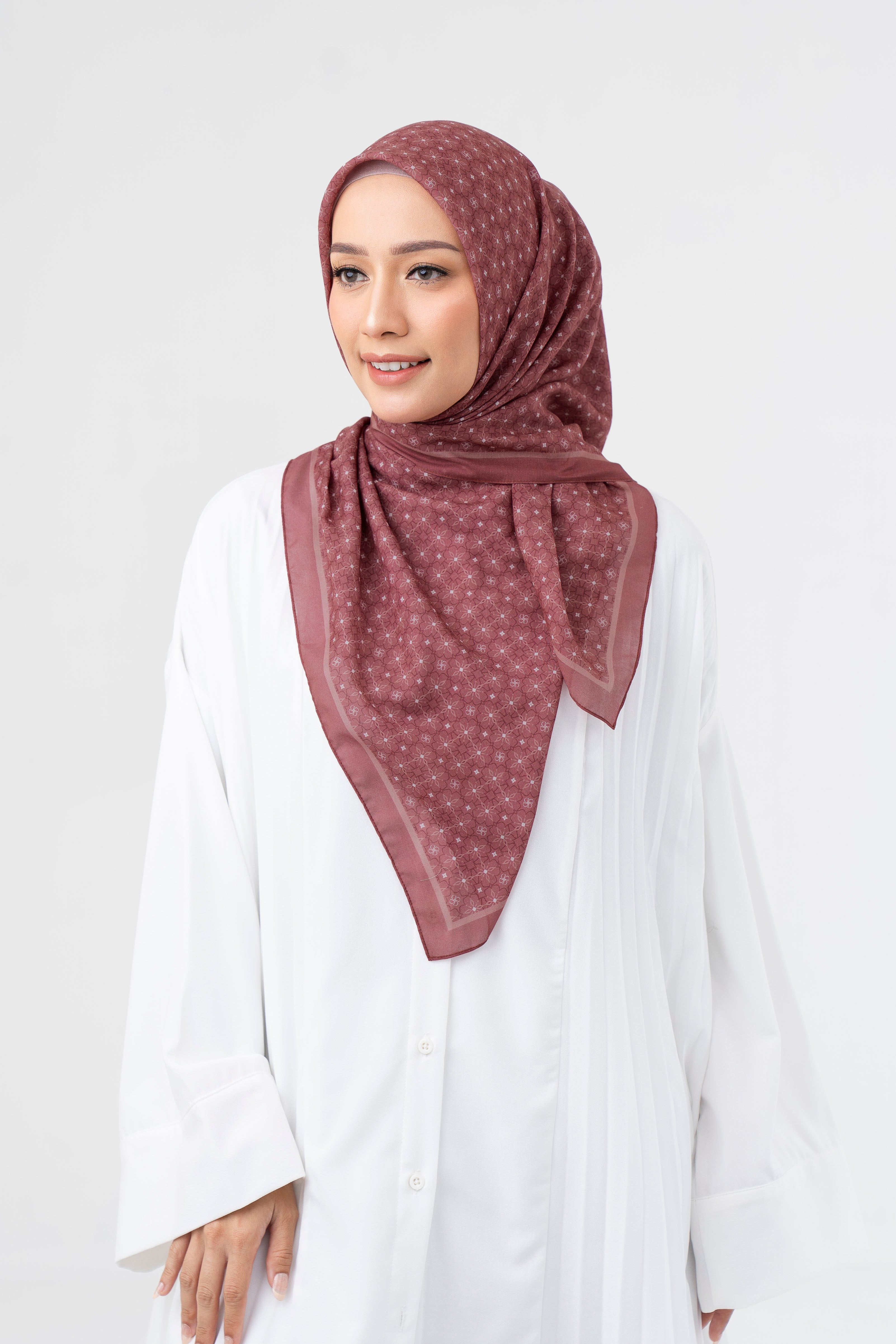 Ultrafine Zahra Scarf Kerudung Segi Empat
