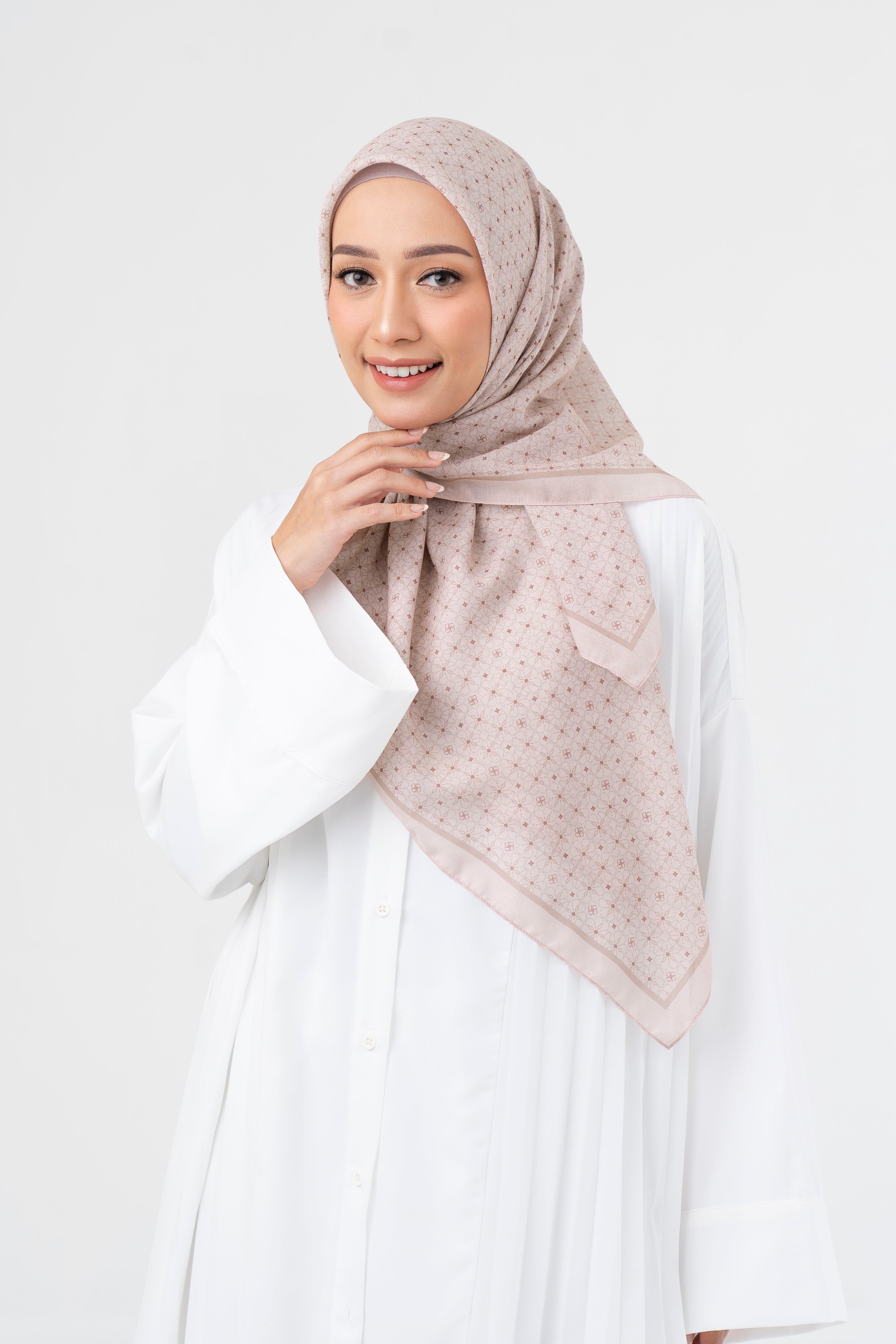Ultrafine Zahra Scarf Kerudung Segi Empat
