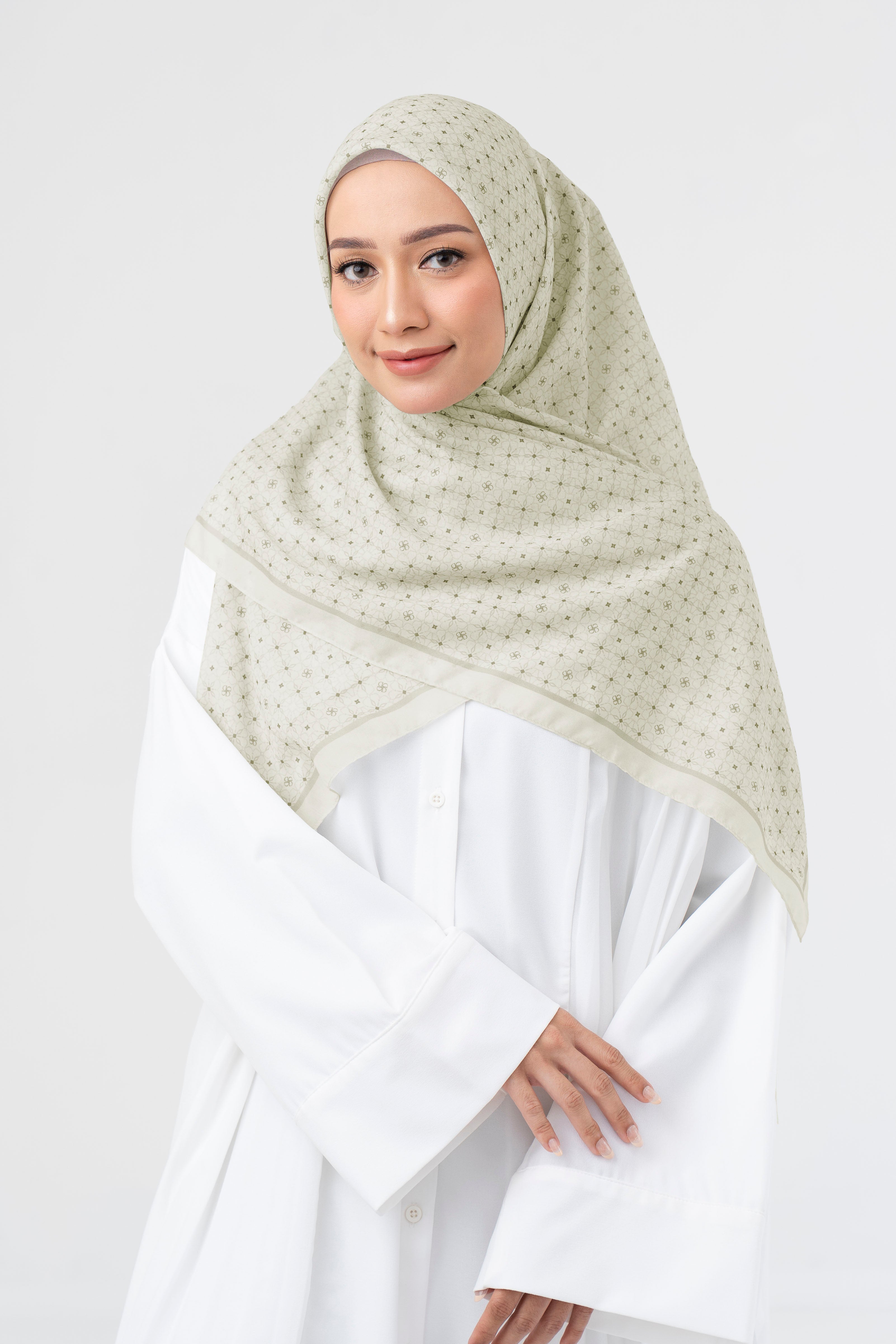 Ultrafine Zahra Scarf Kerudung Segi Empat