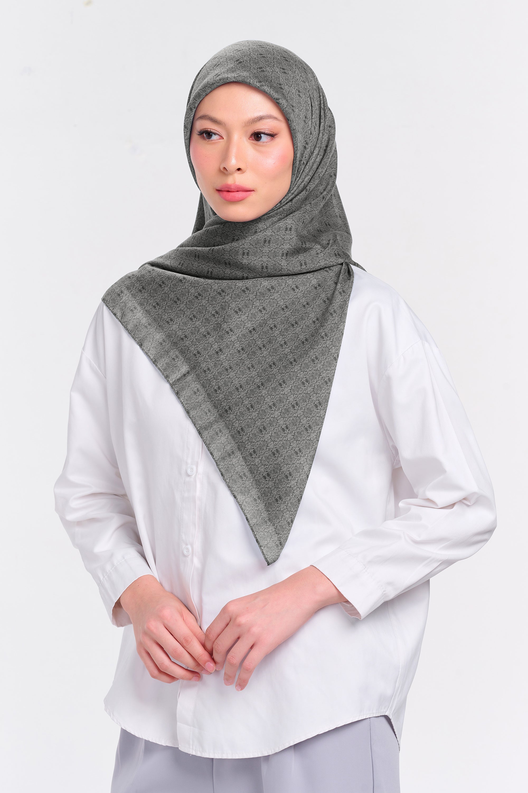 Ultrafine Zea Scarf Kerudung Segi Empat