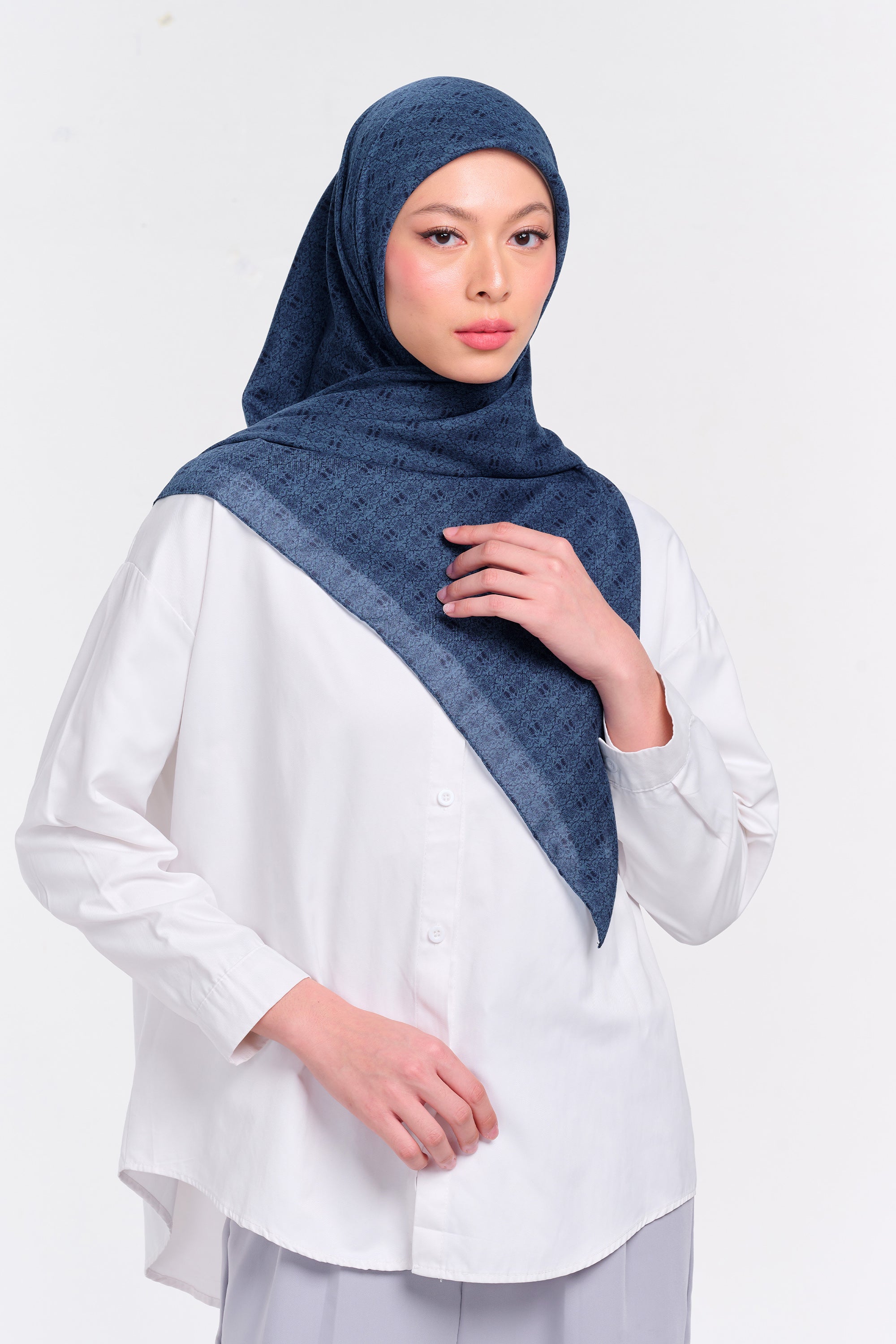 Ultrafine Zea Scarf Kerudung Segi Empat