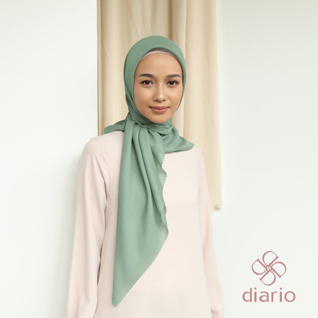 Diario - Kerudung Segi Empat Sahara LC Plain Scarf