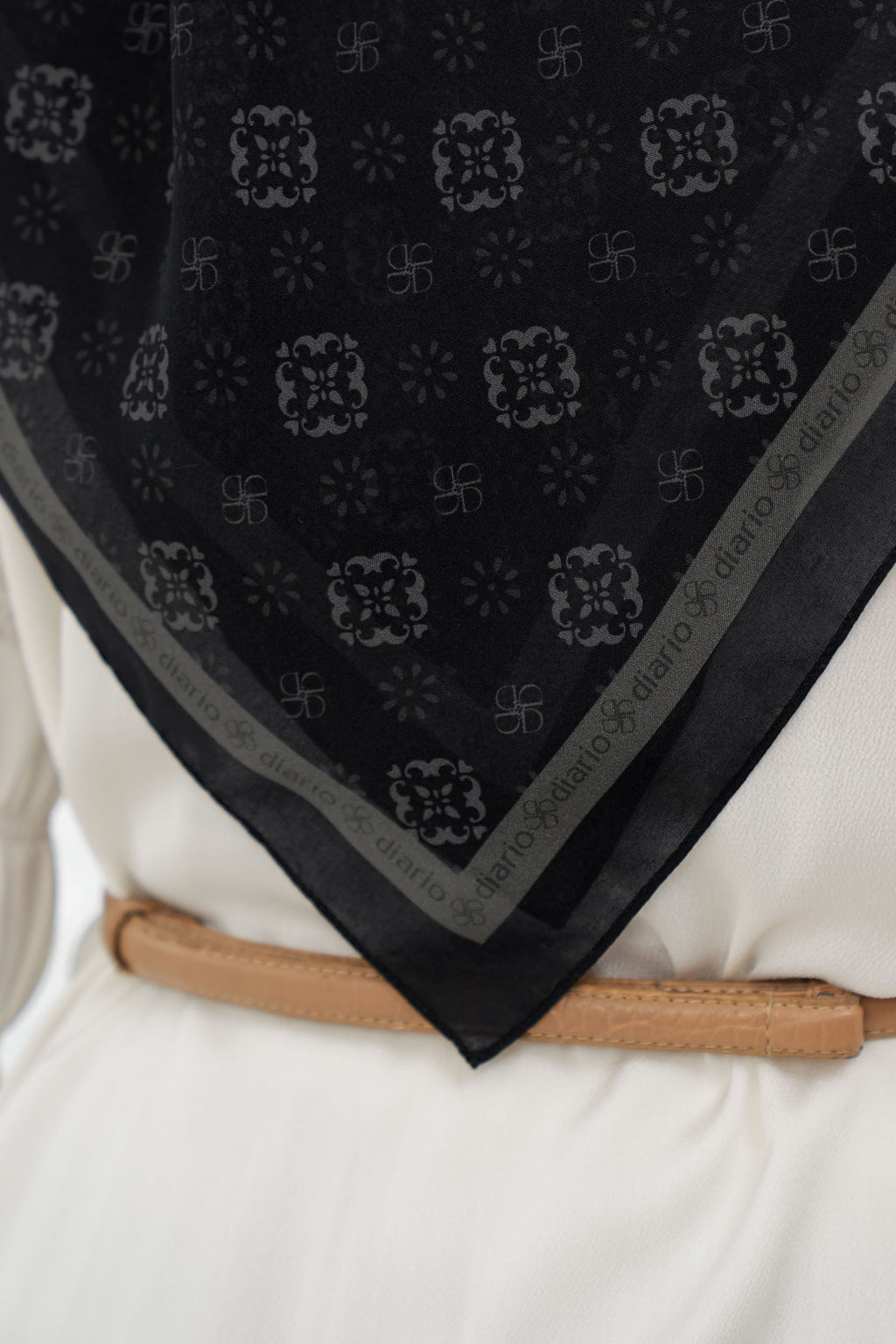 Ultrafine Camillia Scarf Kerudung Segi Empat