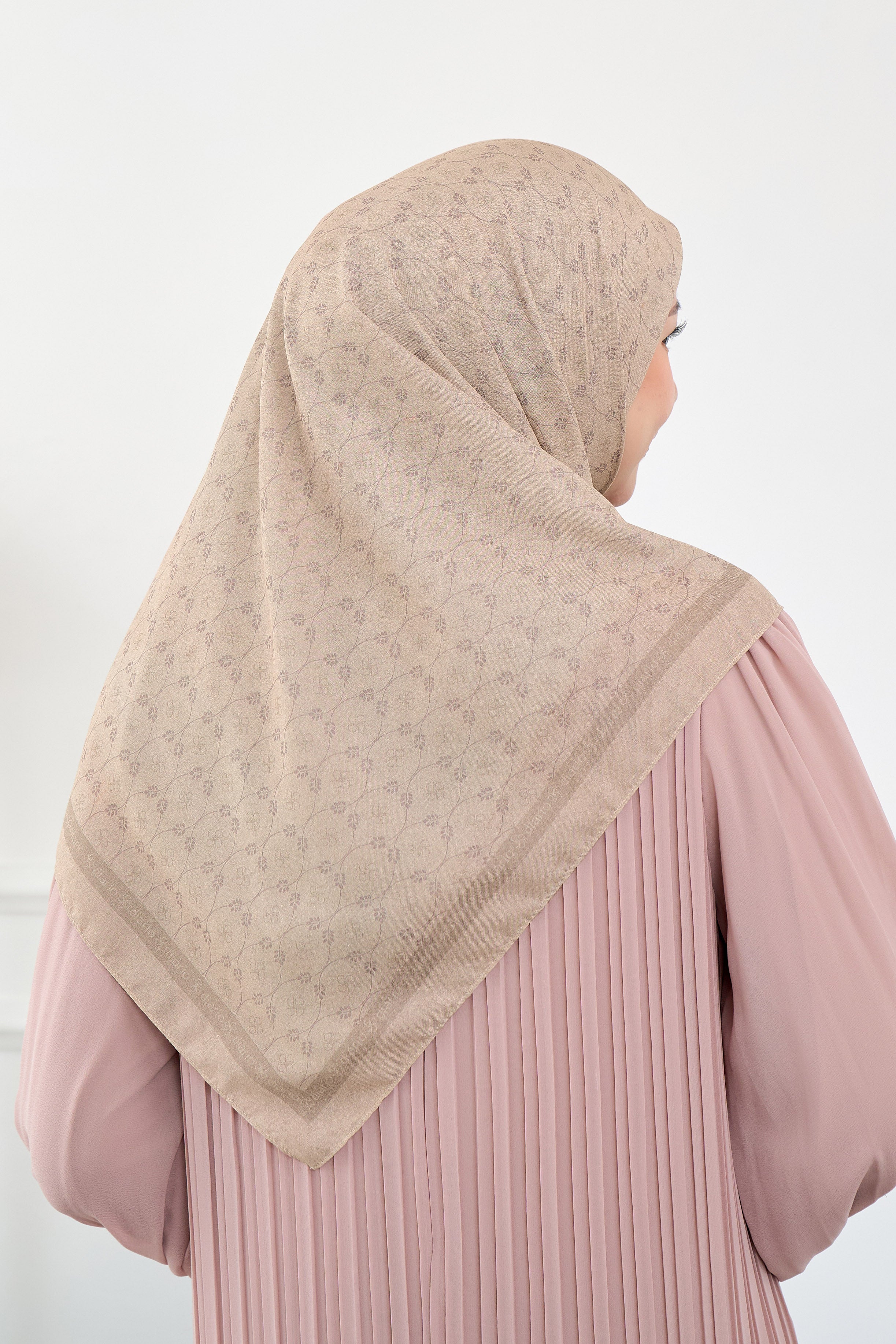 Ultrafine Calia Scarf Kerudung Segi Empat
