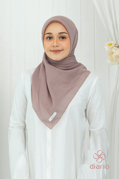Diario - Kerudung Segiempat Adiva Plain Scarf