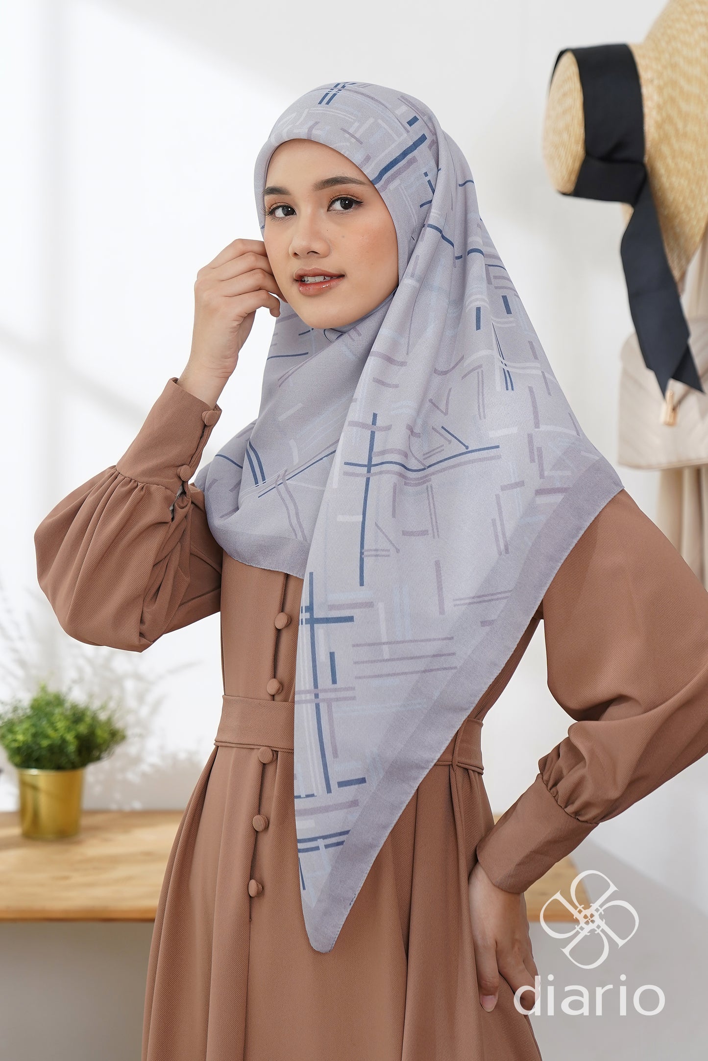 Diario - Ultrafine Arrumi Scarf Kerudung Segi Empat