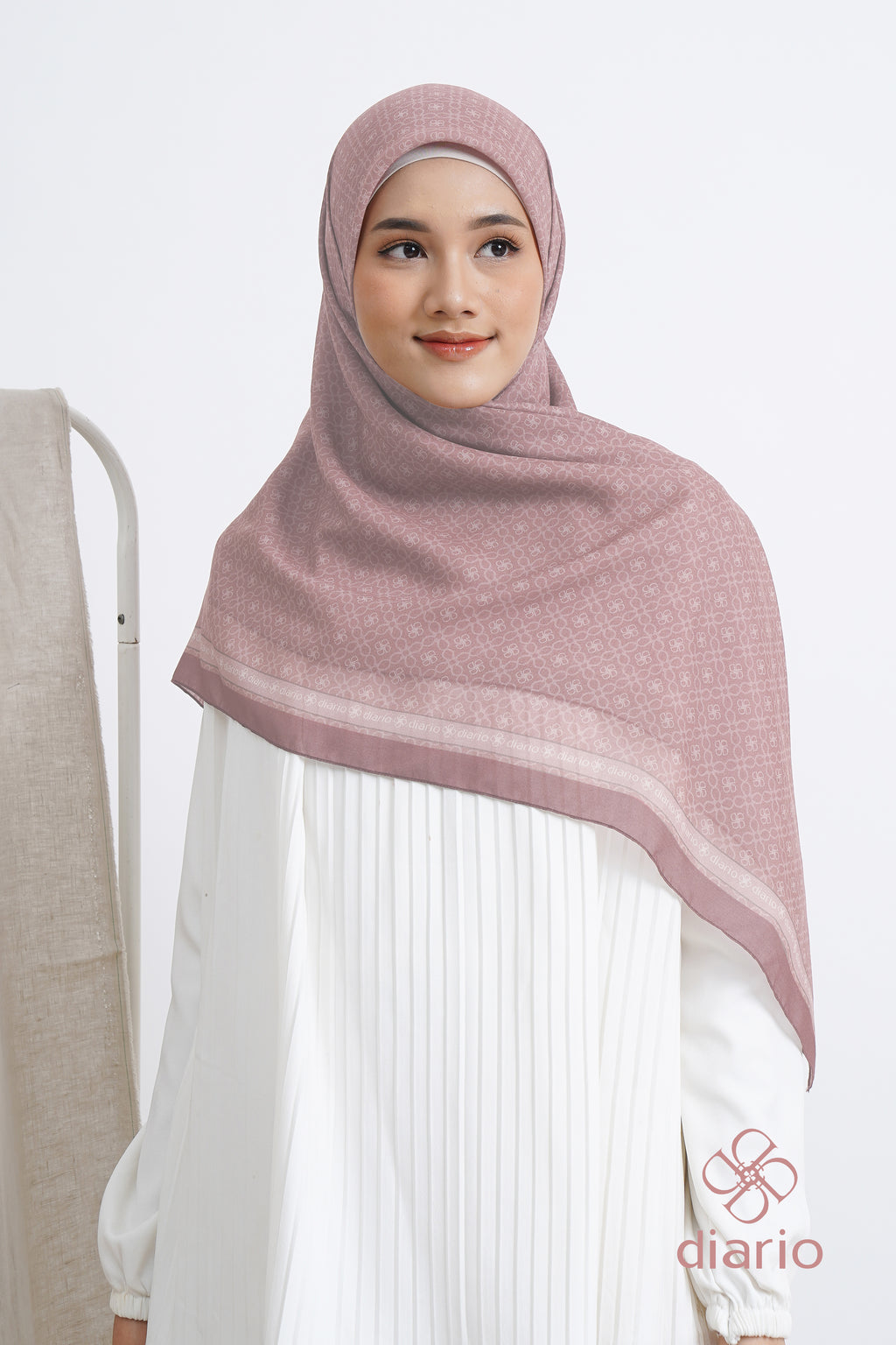 Diario - Ultrafine Chelsea Scarf Kerudung Segi Empat