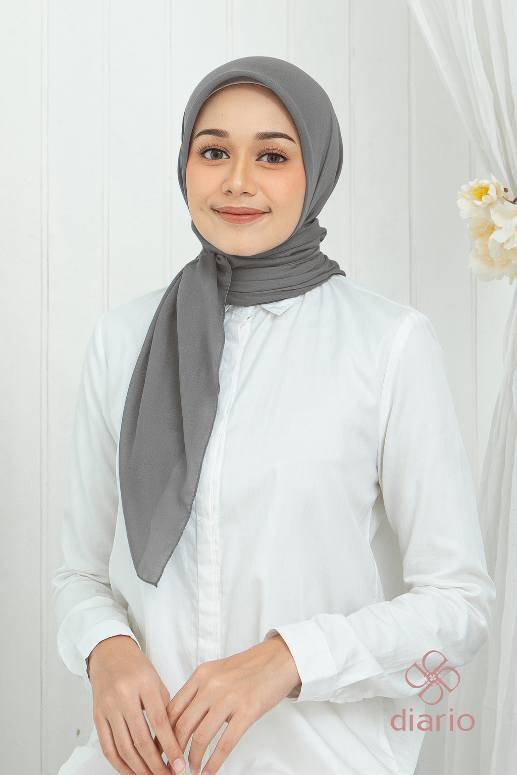 Diario - Kerudung Segi Empat Ultrafine Plain Scarf Grey Series
