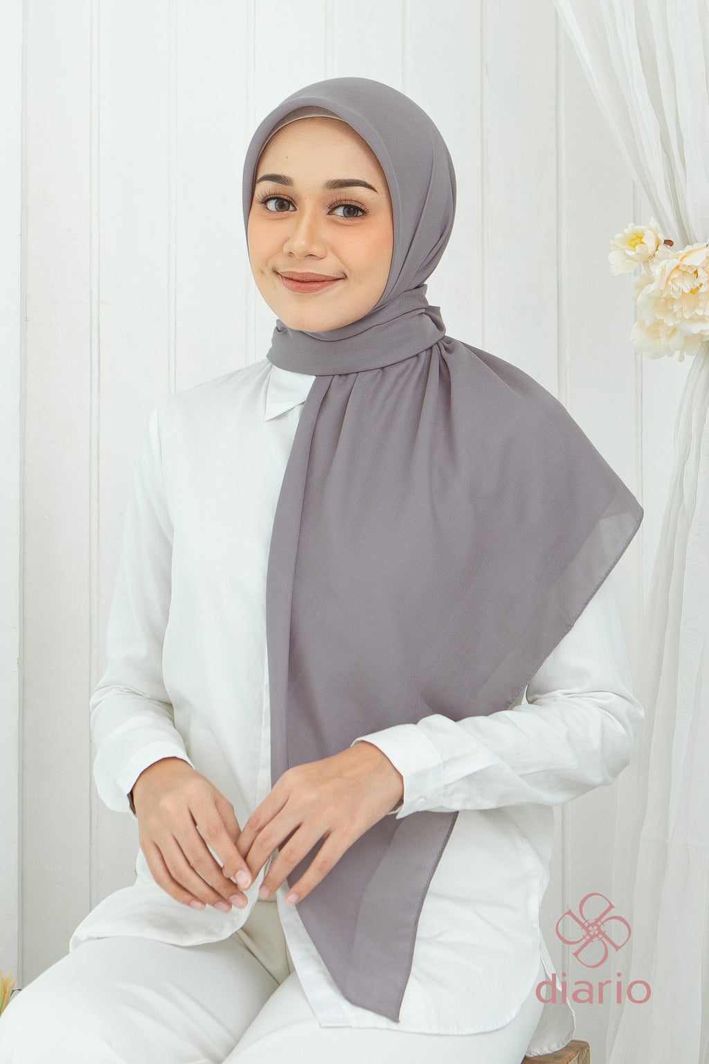 Diario - Kerudung Segi Empat Ultrafine Plain Scarf Grey Series