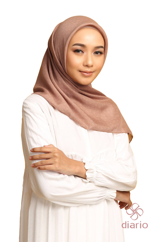 Diario x Nagita Slavina - Ultrafine Travel Series Plain Scarf Kerudung Segi Empat