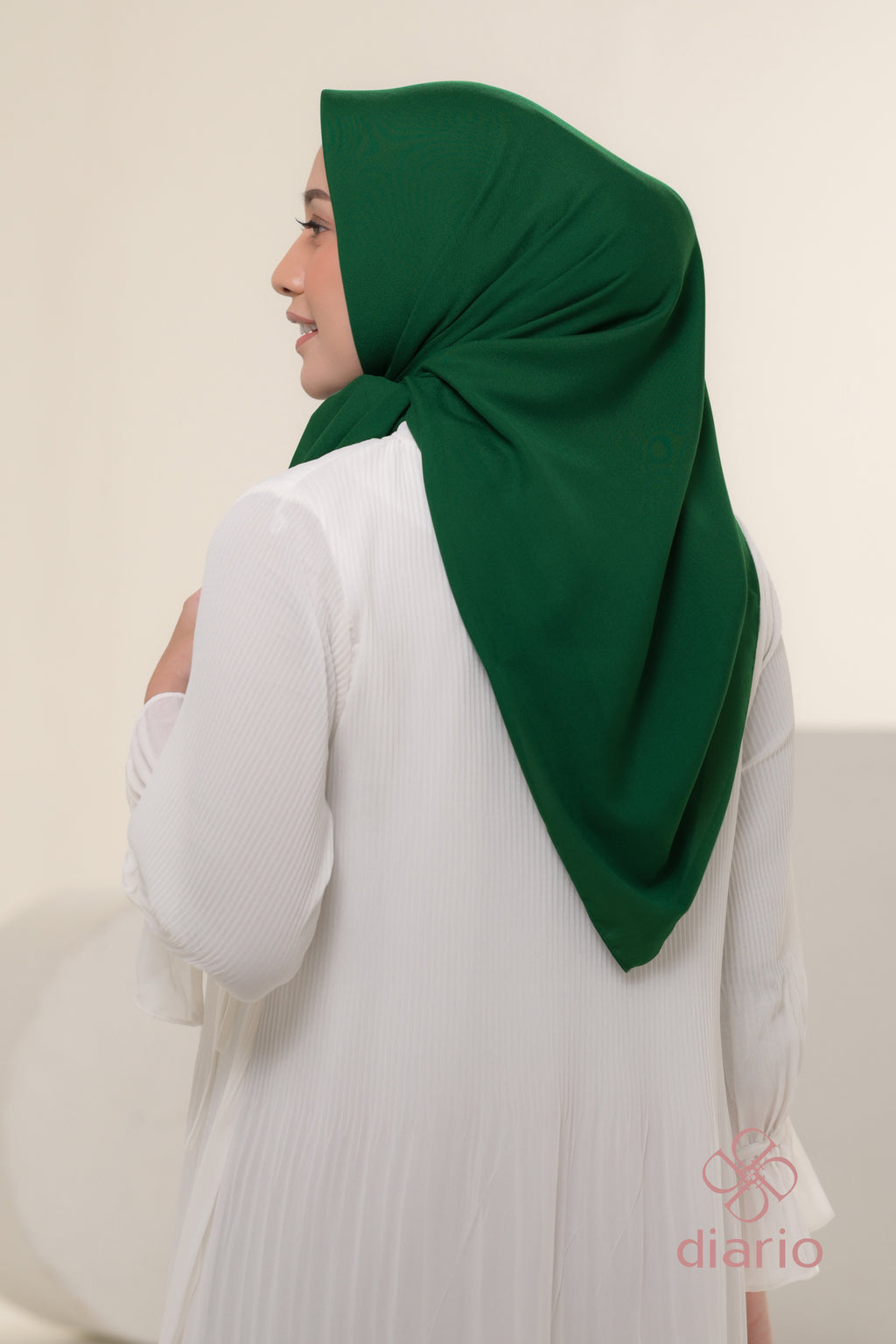 Diario - Kerudung Segi Empat Ultrafine Plain Scarf Voal Green Series