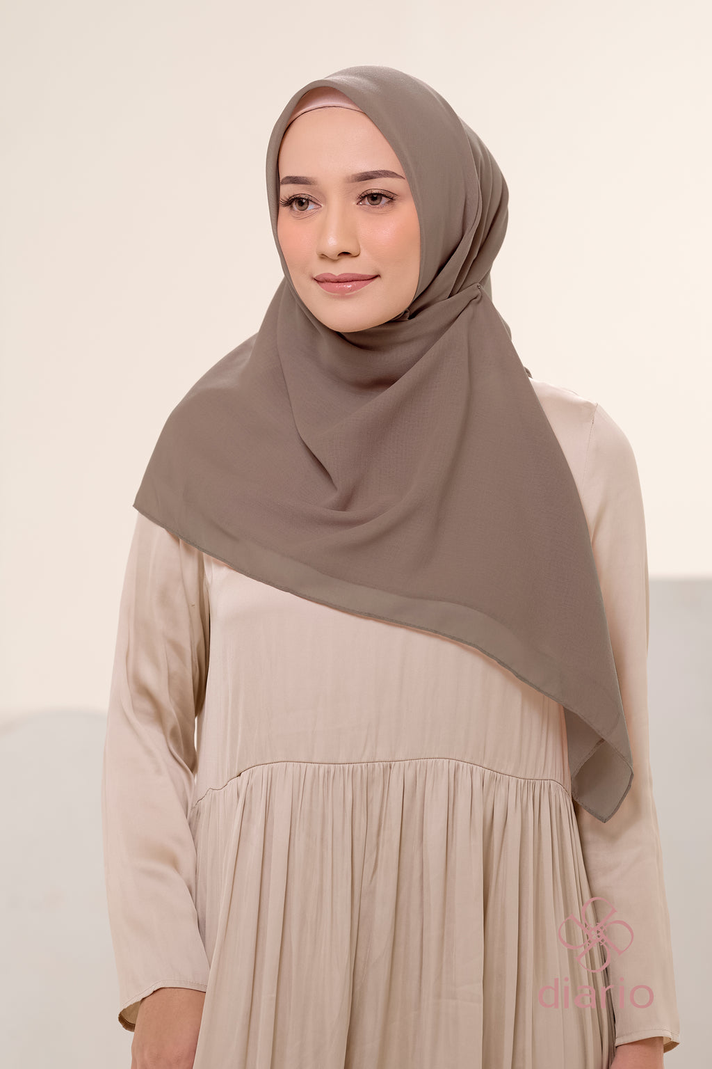 Diario - Kerudung Segi Empat Ultrafine Plain Scarf Voal Nude Series