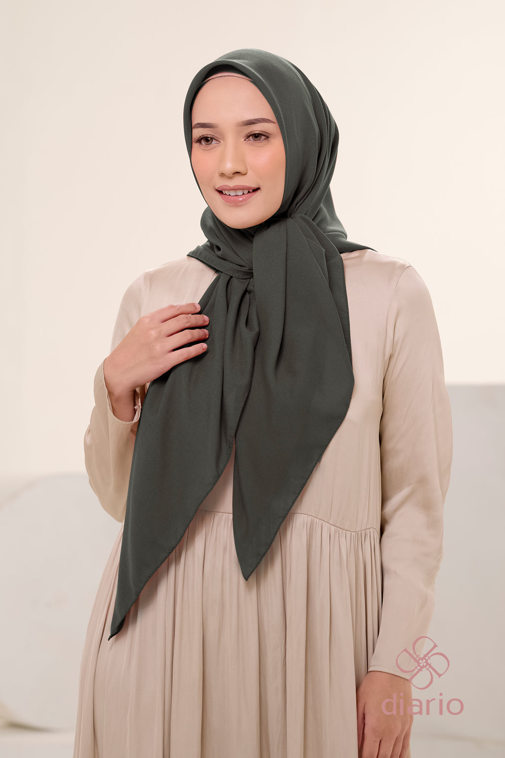 Diario - Kerudung Segi Empat Ultrafine Plain Scarf Voal Green Series